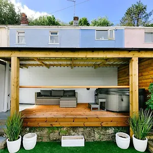 The Smugglers Hideout - Sleeps 4 - With Hot Tub The Mumbles